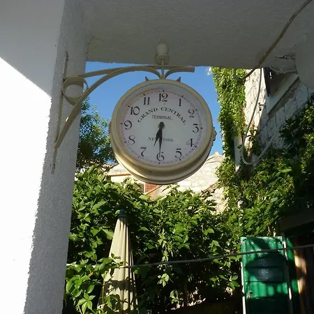 Kairos Apartman *