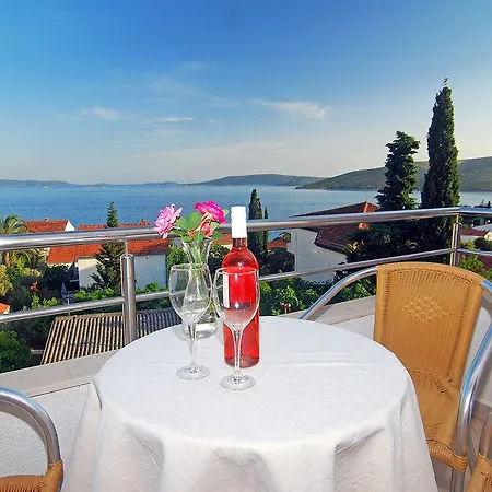 Kairos Apartman *