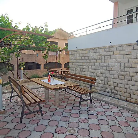 Kairos Apartman *