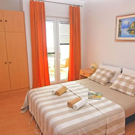Kairos Apartman *